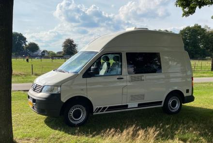 Volkswagen Transporter T5 camperbus - caravan te koop